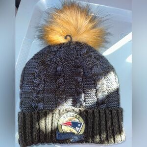 NWT NFL New England Patriots Navy Military Knit Beanie with Faux Fur Pom Pom